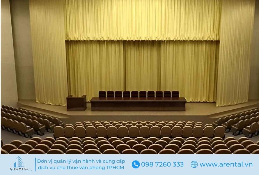 Bố trí phòng họp bàn chữ nhật tại Arental Vietnam.