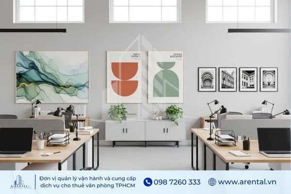 Trang trí phòng làm việc đẹp bằng tranh nghệ thuật treo tường.