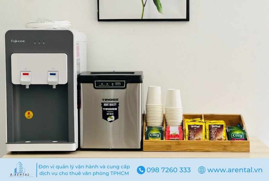 Tiện ích Pantry tại địa điểm cung cấp dịch vụ cho thuê chỗ ngồi làm việc A Space Office Quận 7.