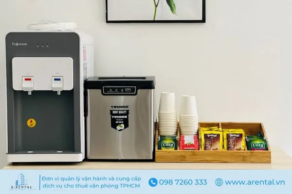 Tiện ích Pantry tại địa điểm cung cấp dịch vụ cho thuê chỗ ngồi làm việc A Space Office Quận 7.