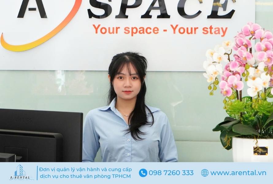 Lễ tân chuyên nghiệp hỗ trợ khi thuê địa chỉ đăng ký kinh doanh.