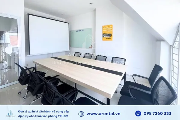 Phòng họp theo giờ là một trong những dịch vụ đi kèm khi thuê văn phòng trọn gói tại Arental Vietnam. Không gian phòng họp chuyên dụng tại tòa nhà văn phòng A Space Office Quận 7.