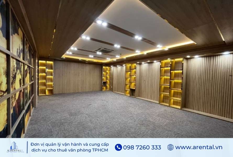 Không gian văn phòng cho thuê Sala được bố trí nội thất cơ bản.