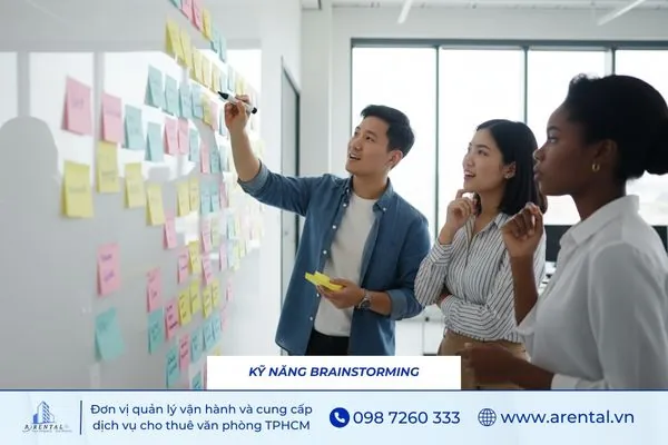 Brainstorm và ghi ý tưởng để tìm nhiều phương án giải quyết vấn đề.