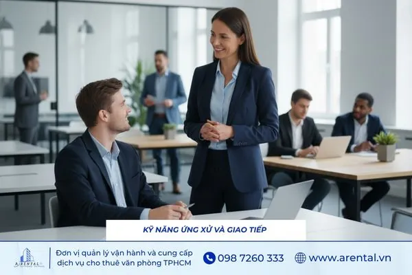 Hình ảnh nhà lãnh đạo đang tương tác tích cực với nhân viên