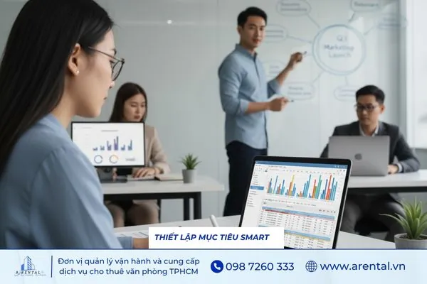 Đặt mục tiêu theo SMART để theo dõi tiến độ và quản trị thời gian hiệu quả.