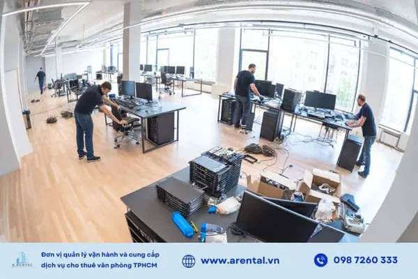 Đảm bảo hệ thống IT, điện – nước hoạt động ổn định là bước quan trọng sau khi chuyển đến văn phòng mới.