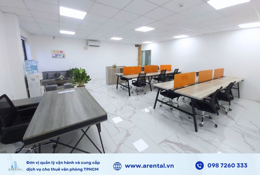 Không gian văn phòng truyền thống sau khi được setup đơn giản do Arental Vietnam cung cấp.