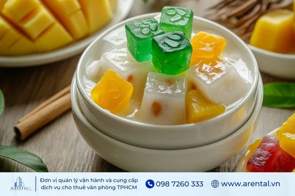 Chè ít ngọt nhiều topping, lựa chọn ăn vặt văn phòng phổ biến.