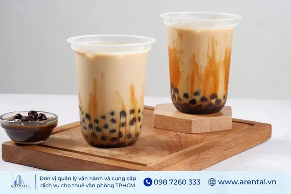 Ly trà sữa trân châu thơm ngon, lựa chọn phổ biến của dân văn phòng.