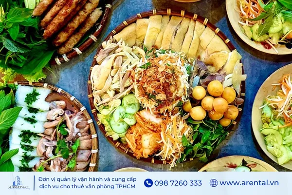 Con Gà Mái mang hương vị cơm gà Phú Yên đậm đà