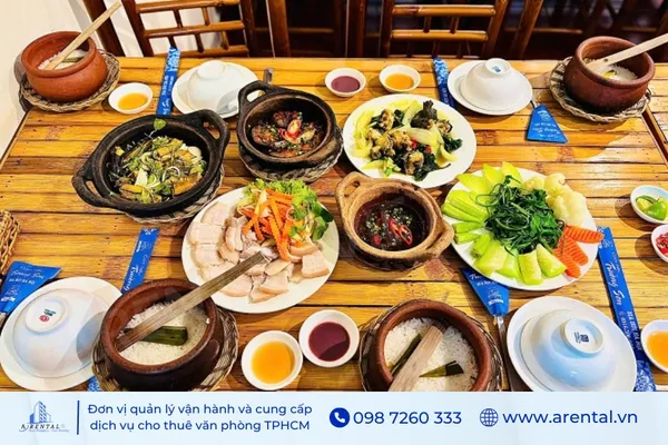 Cơm Niêu Trường Sơn chuẩn hương vị cơm quê giữa phố thị.