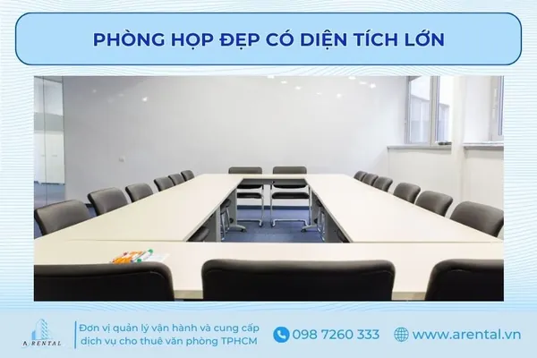 Mẫu phòng họp có diện tích lớn giúp tối ưu công năng sử dụng.