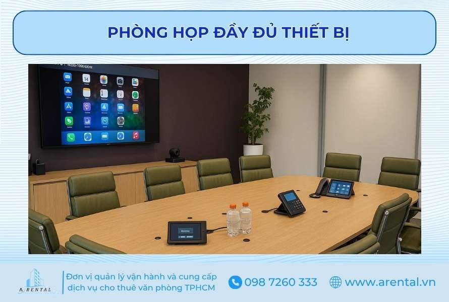 Phòng họp thiết kế được trang bị đầy đủ thiết bị cho người sử dụng.