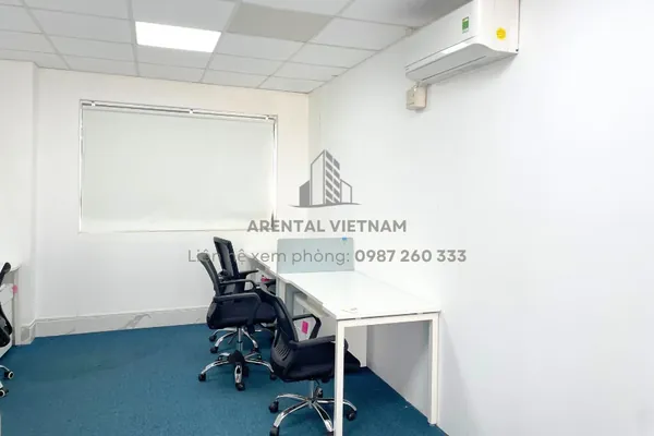 Bố trí nội thất linh hoạt trong không gian văn phòng nhỏ được chia từ sàn trống 205m2