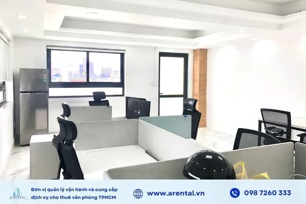 Góc chụp từ bên trong của không gian văn phòng diện tích 38m2