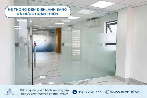 Văn phòng cho thuê được hoàn thiện đầy đủ hệ thống đèn điện và ánh sáng tại Arental Vietnam (An Khánh).