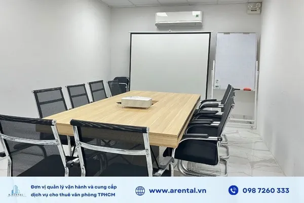 Phòng họp cho thuê theo giờ cho 10 người, diện tích 20m2.
