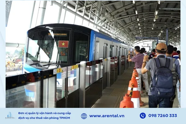 Tuyến ga Metro số 1 đi ngang qua sông Sài Gòn.