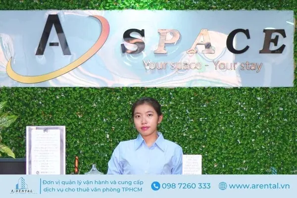 Lễ tân hành chính chuyên nghiệp tại tòa nhà cho thuê văn phòng ảo quận 2 Arental Vietnam.