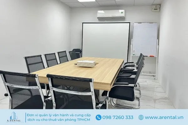 Phòng họp hiện đại - tiện ích nổi bật của coworking space Quận 2 Arental Vietnam.