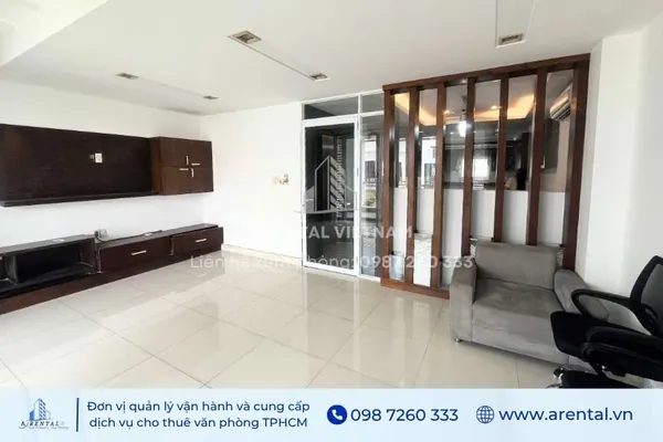 Khả năng phân chia thành 2-3 khu vực chức năng của văn phòng cho thuê diện tích 25m2 ở Quận 7.