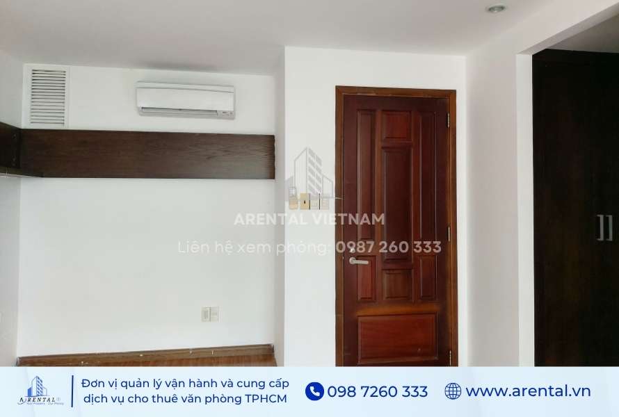 Máy lạnh được lắp đặt sẵn trong văn phòng.