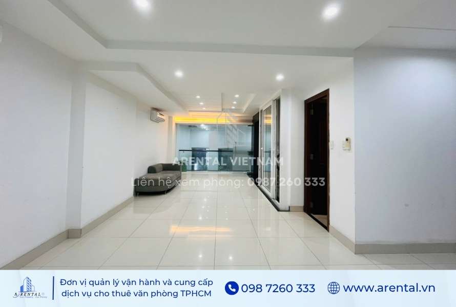 2 điều hòa được lắp đặt sẵn trong văn phòng cho thuê 45m2 Quận 7.