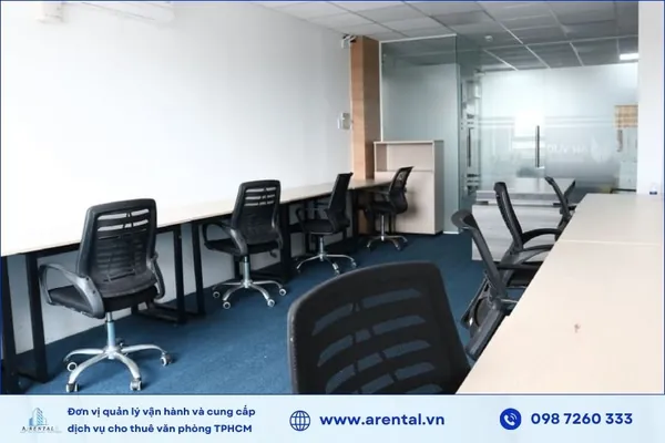 Không gian bên trong văn phòng cho thuê phường An Khánh.