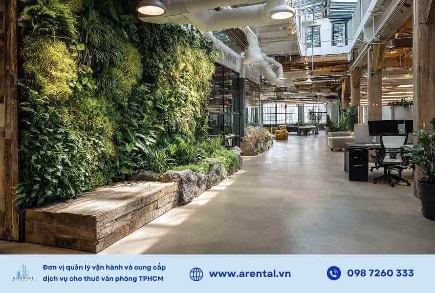 Thiết kế biophilic đưa thiên nhiên vào văn phòng với mảng xanh lớn, ánh sáng trời và vật liệu tái chế, cải thiện sức khỏe tinh thần.