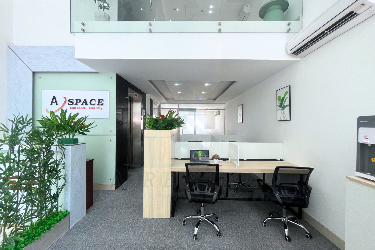 Không gian chỗ ngồi làm việc được thiết kế hiện đại, chuyên nghiệp tại tòa nhà văn phòng quận 7
