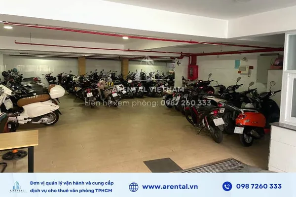 Bài đỗ xe máy miễn phí cho khách thuê văn phòng 12m2 trọn gói.