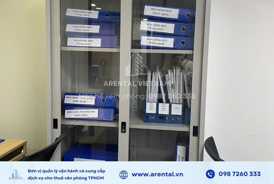 Tủ hồ sơ của văn phòng trọn gói 12m2.