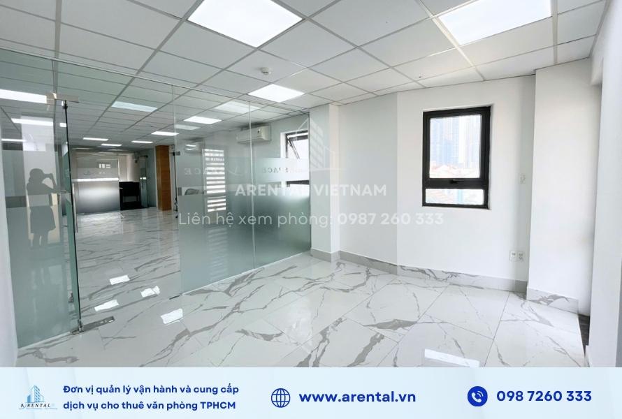 Góc không gian văn phòng trọn gói 16m2 nhìn từ bên trong.