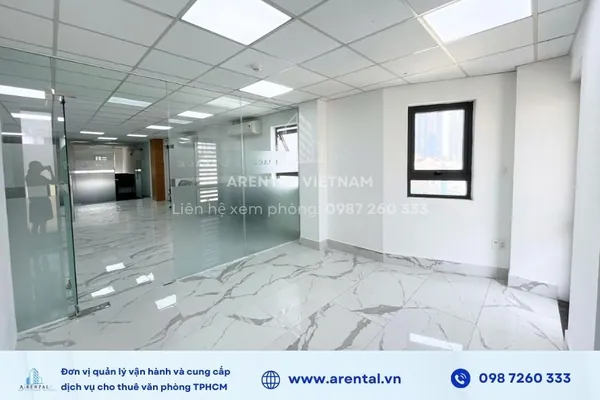 Góc không gian văn phòng trọn gói 16m2 nhìn từ bên trong. Góc không gian văn phòng trọn gói 16m2 nhìn từ bên trong.