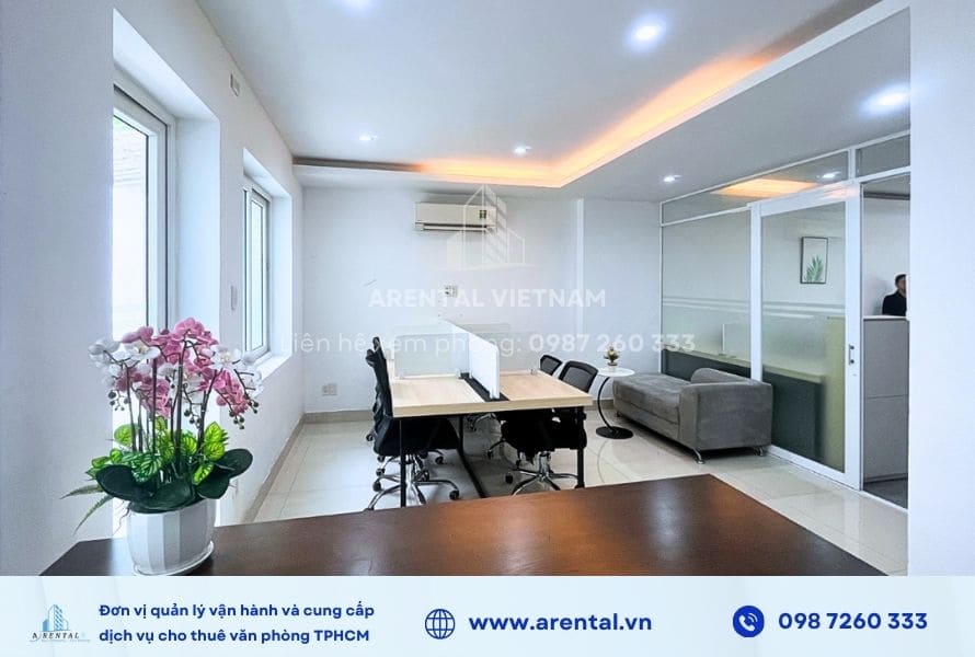 Văn phòng trọn gói 25m2 tại quận 7 Phú Mỹ Hưng trang bị đầy đủ điều hòa, hệ thống đèn.