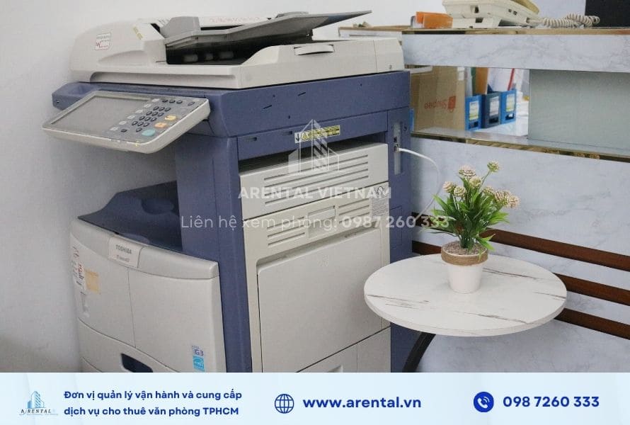 Văn phòng được trang bị đầy đủ dịch vụ in ấn, photocopy.