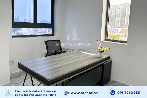 Không gian làm việc của sếp.