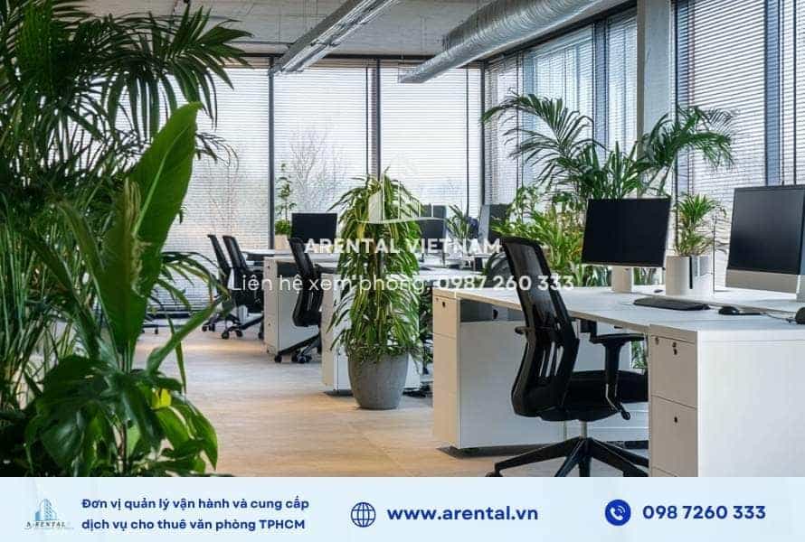 Cụm khu vực bàn làm việc và các bố trí nội thất tinh tế của văn phòng trọn gói 80m2 Quận 1 