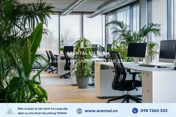 Cụm khu vực bàn làm việc và các bố trí nội thất tinh tế của văn phòng trọn gói 80m2 Quận 1 