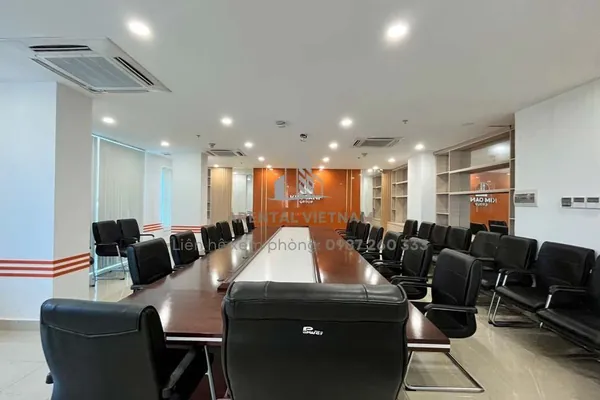 Phòng họp sang trọng, trang thiết bị đầy đủ hiện đại - tiện ích của tòa nhà văn phòng quận 1..
