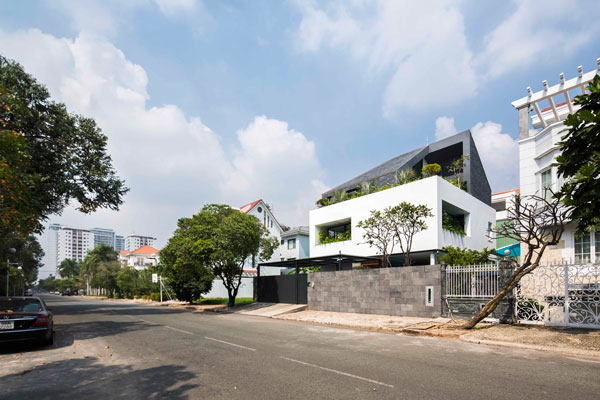 The villas on Nguyen Van Huong street are the most preferred choice in Thao Dien area